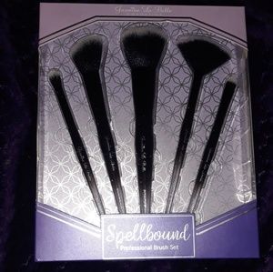 BNIB 5 PIECE MAKEUP BRUSH SET